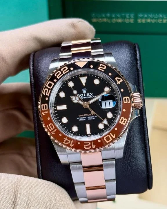 ROLEX SUBMARINER - Image 2